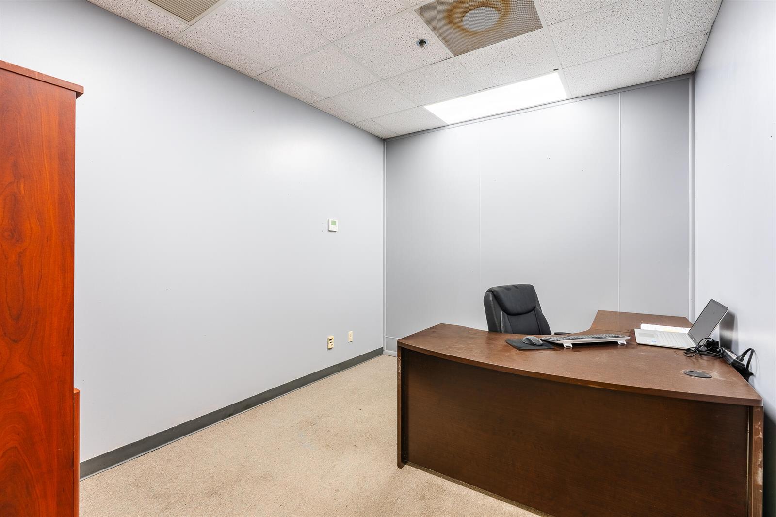 Ver detalles / 6 sq. ft. $ 2026-06-08 0 foto