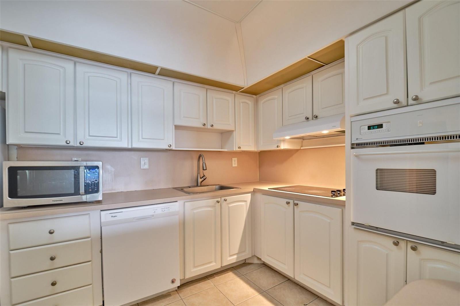 Photo of 19390 Collins  #212, Sunny Isles Beach, Florida, 33160 - Photo 4