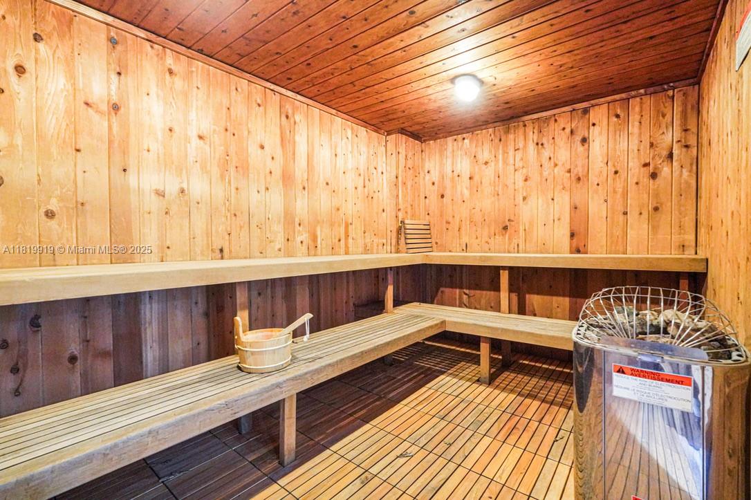 See details 1223 1 / 2 991 sq. ft. $ 2025-08-05 0 Photo