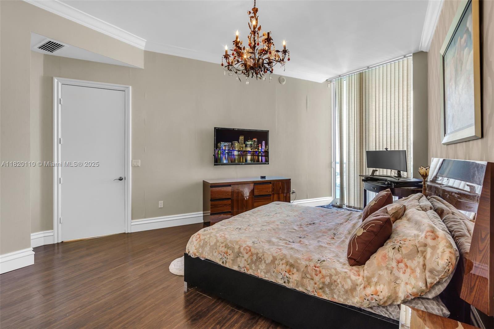 3203 2 / 3 1962 sq. ft. $ 2025-11-03 0 Photo