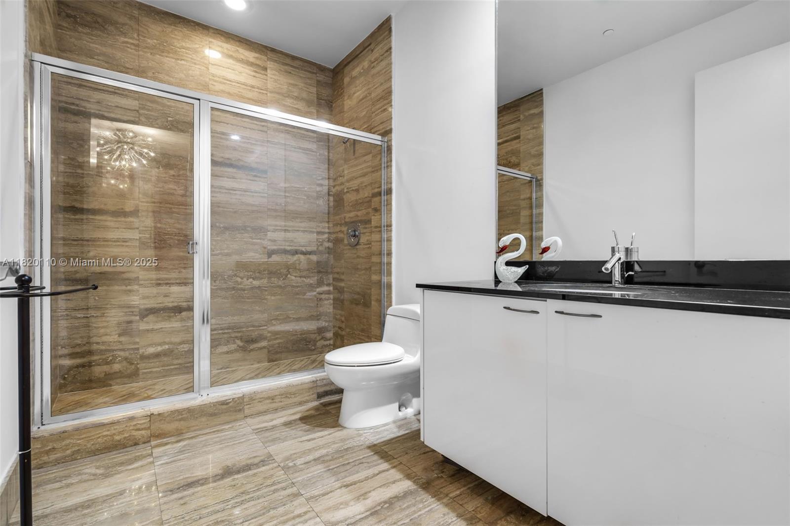 3203 2 / 3 1962 sq. ft. $ 2025-11-03 0 Photo