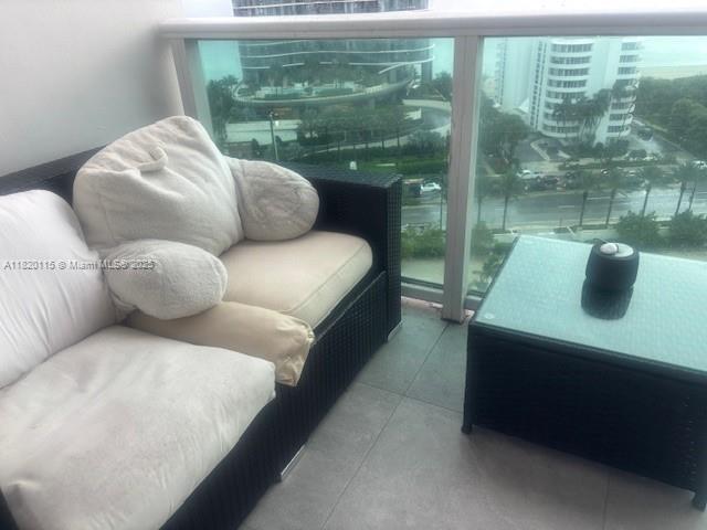 See details 1609 1 / 2 991 sq. ft. $ 2025-06-11 0 Photo