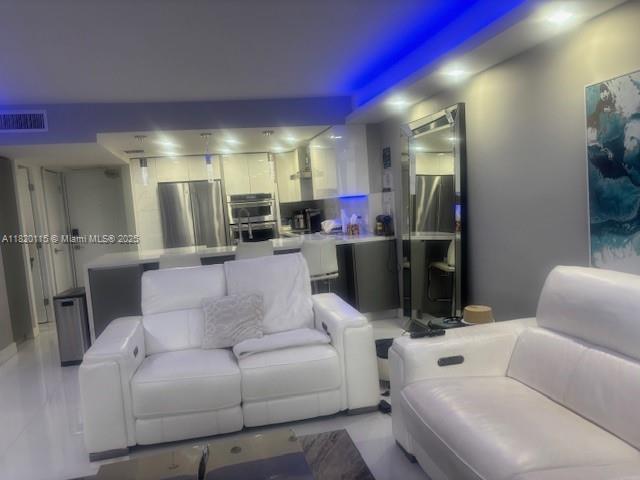 See details 1609 1 / 2 991 sq. ft. $ 2025-06-11 0 Photo
