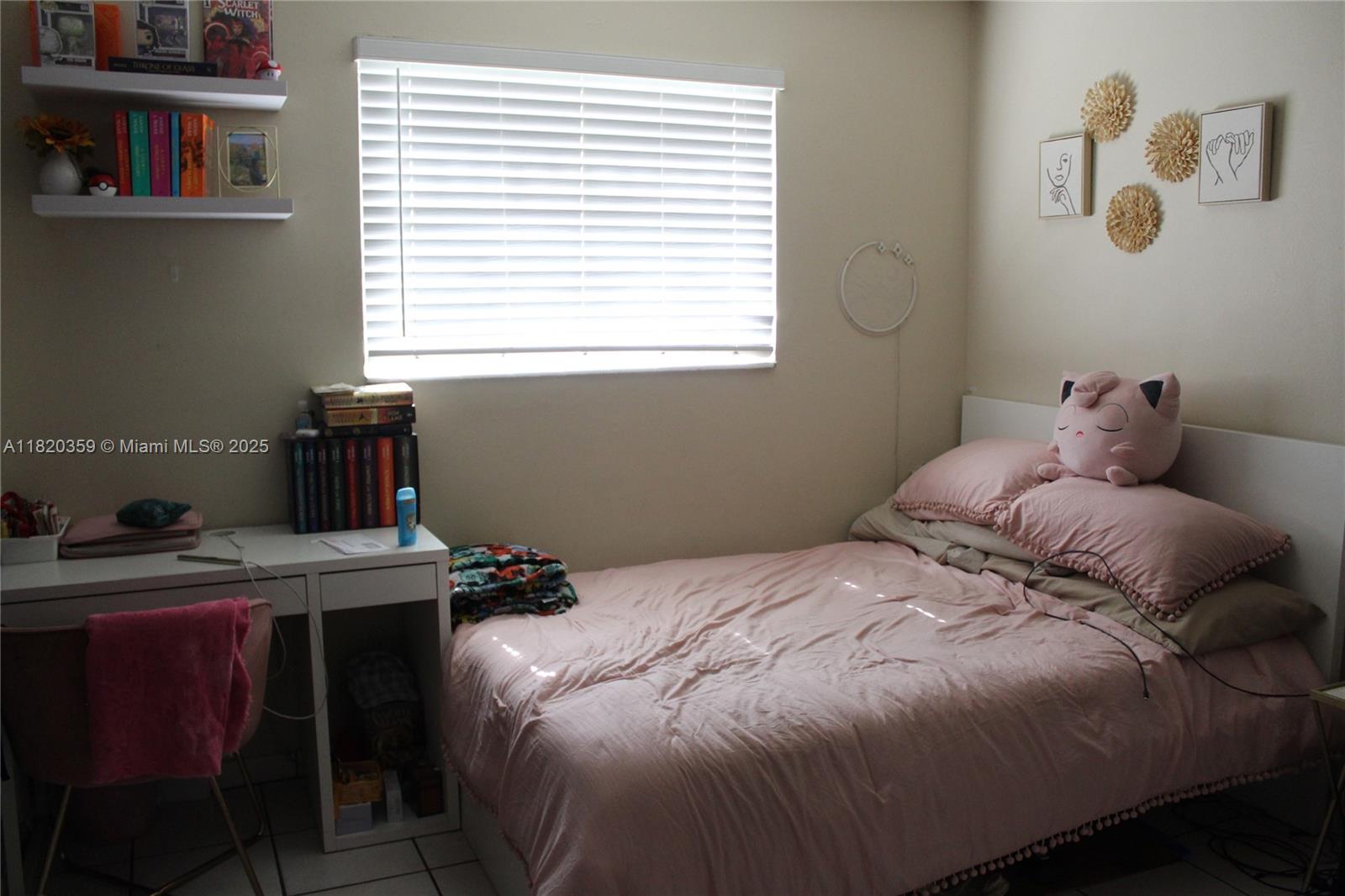 See details 17820 4 / 2 1871 sq. ft. $ 2025-07-09 0 Photo
