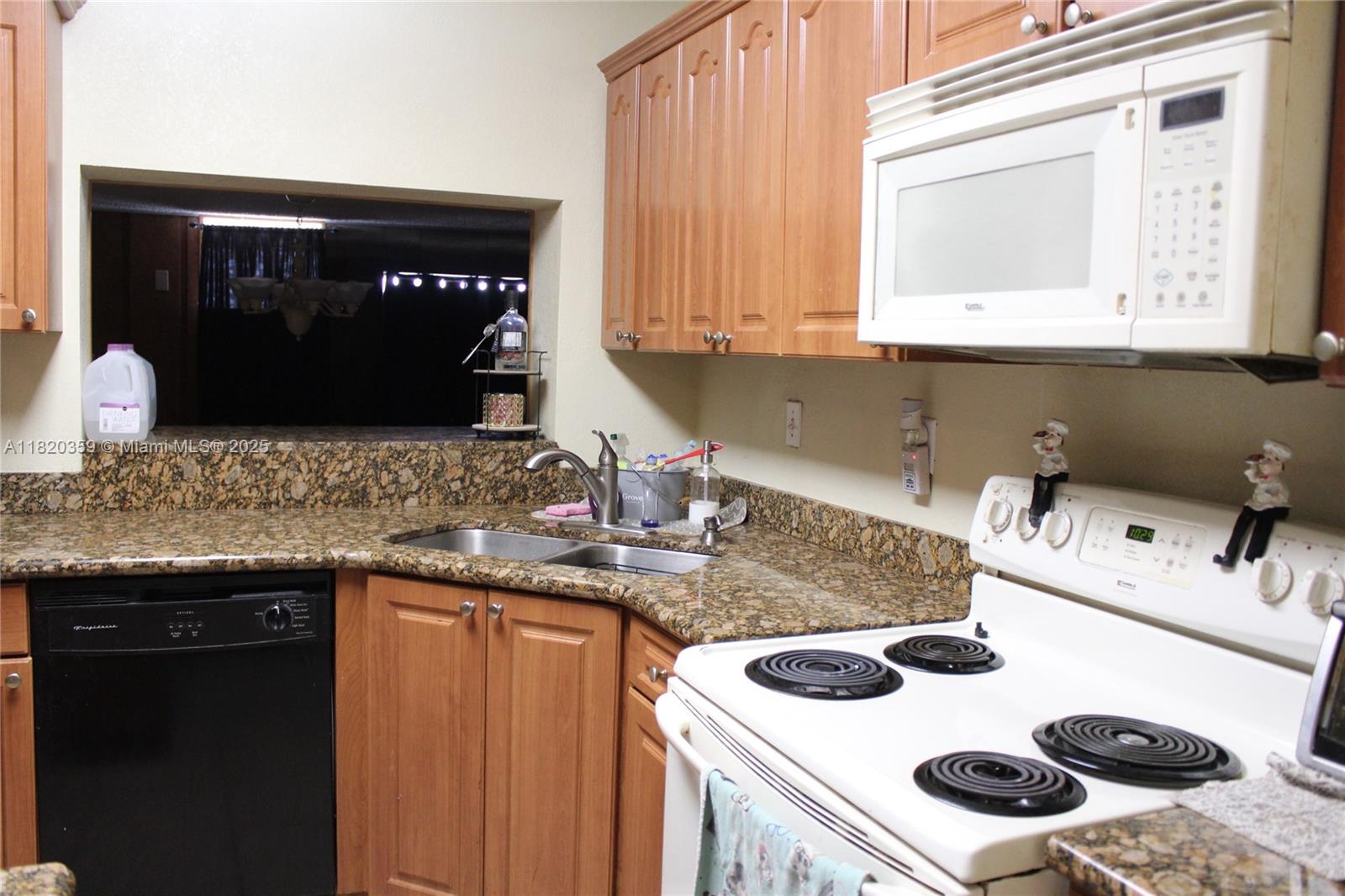 See details 17820 4 / 2 1871 sq. ft. $ 2025-07-09 0 Photo