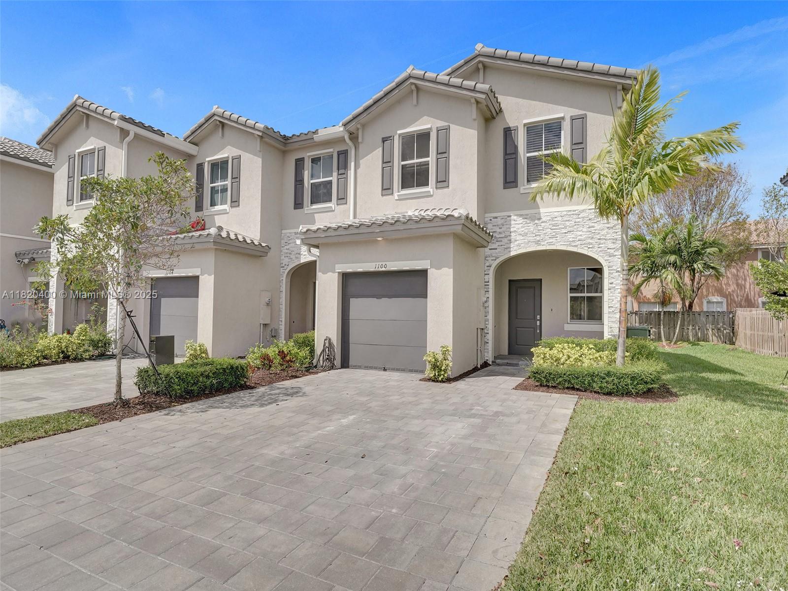 See details 1100 3 / 3 1331 sq. ft. $ 2025-06-11 0 Photo