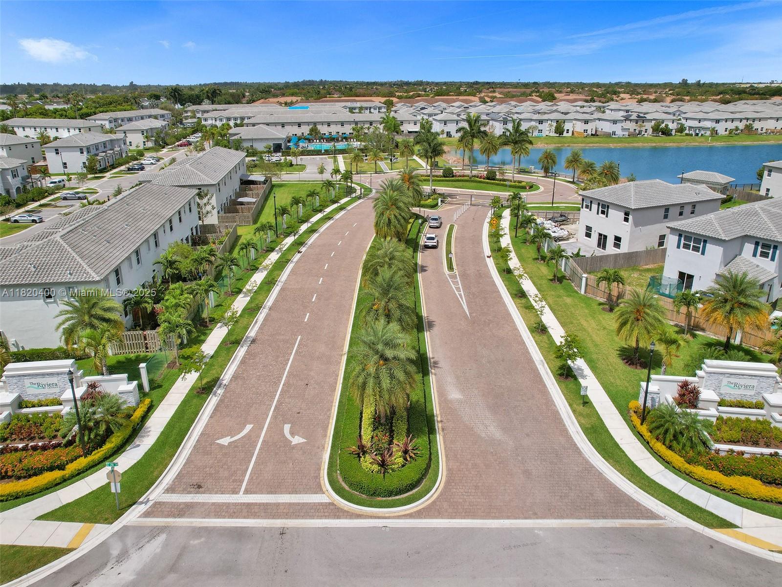 See details 1100 3 / 3 1331 sq. ft. $ 2025-06-11 0 Photo
