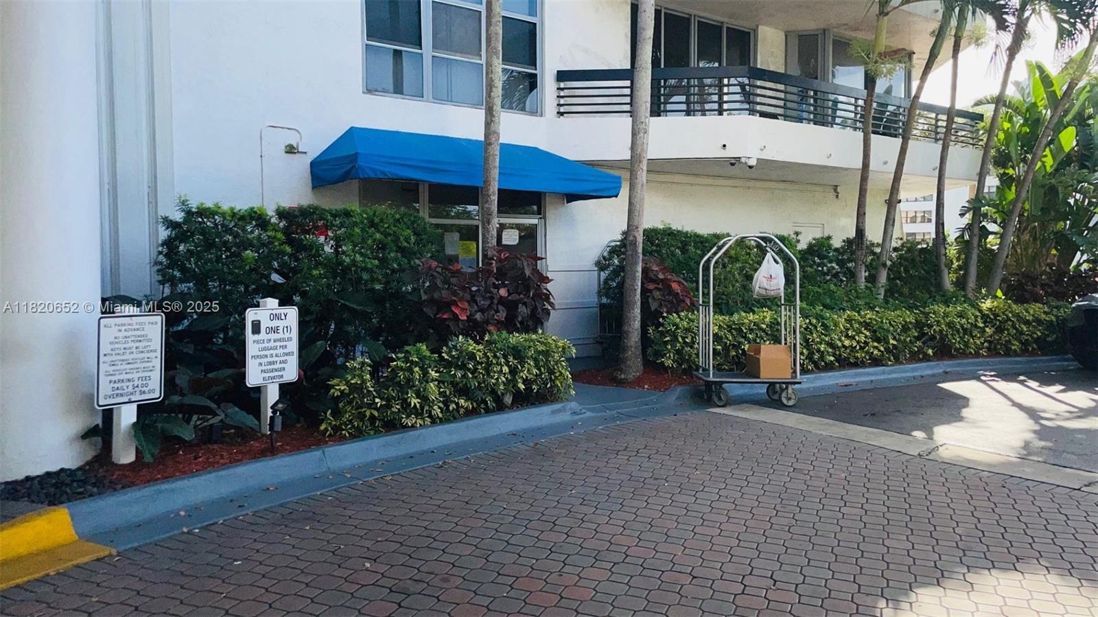 Photo of 3530 Mystic Pointe Dr  #3104, Aventura, Florida, 33180 - 
