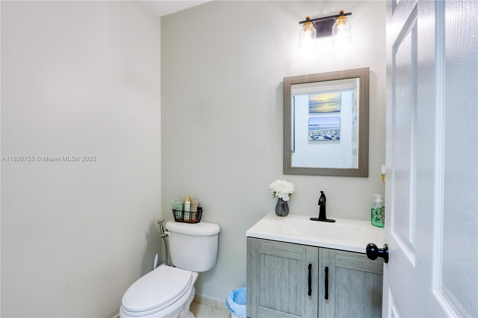 148 4 / 3  sq. ft. $ 2025-11-24 0 Photo