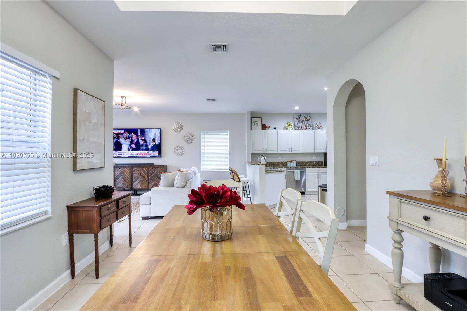 148 4 / 3  sq. ft. $ 2025-11-24 0 Photo