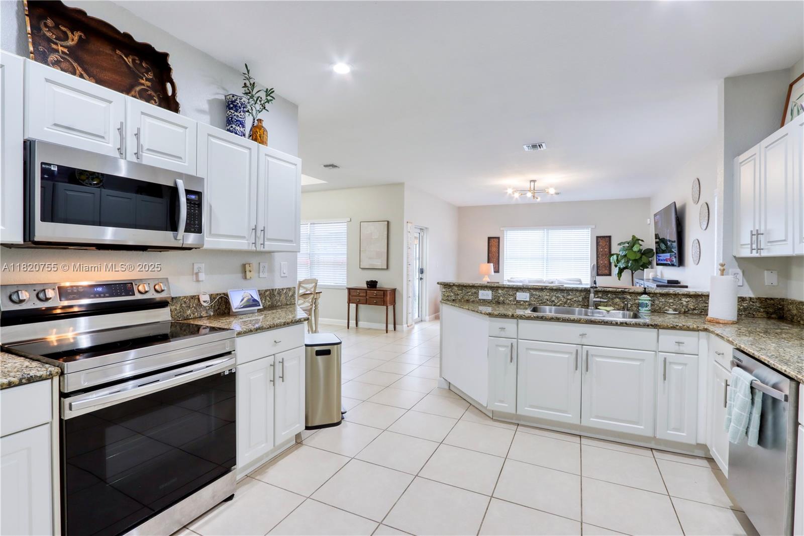 148 4 / 3  sq. ft. $ 2025-11-24 0 Photo