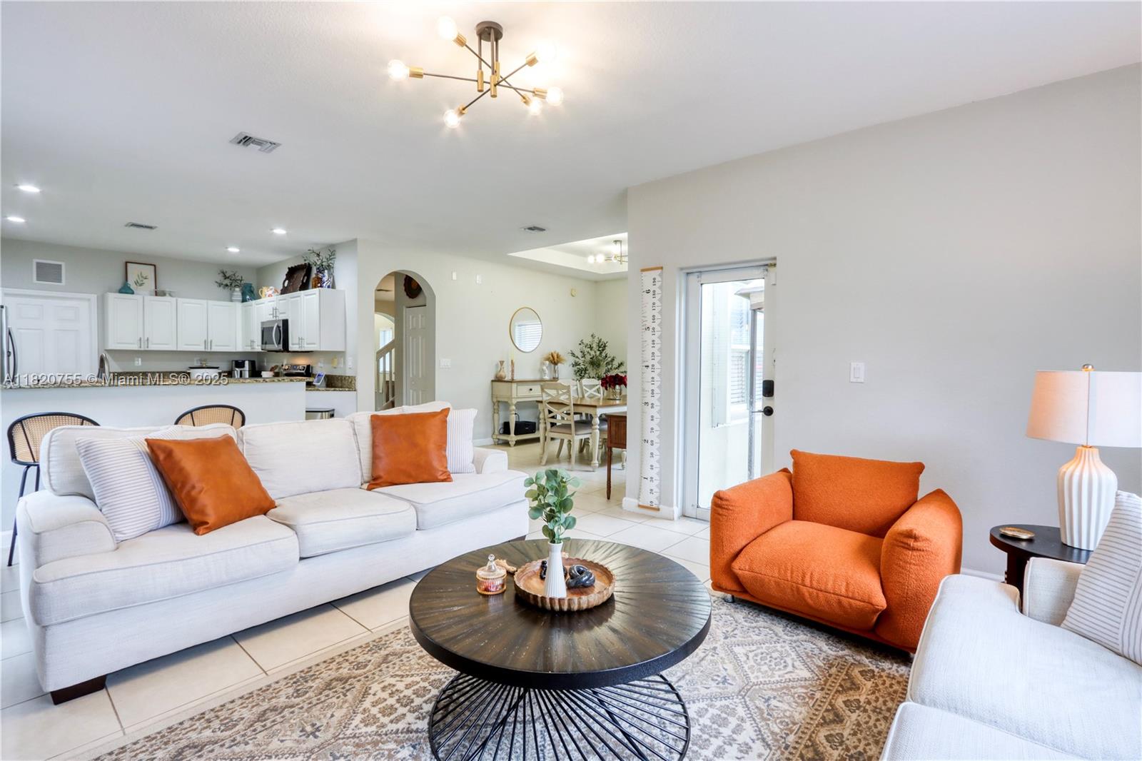 148 4 / 3  sq. ft. $ 2025-11-24 0 Photo