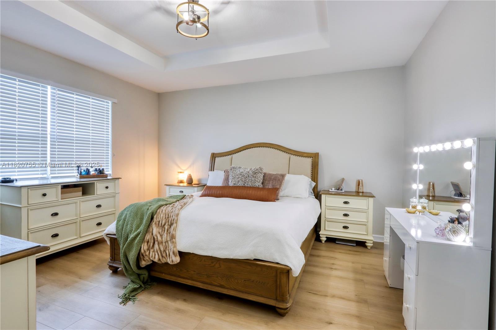 148 4 / 3  sq. ft. $ 2025-11-24 0 Photo