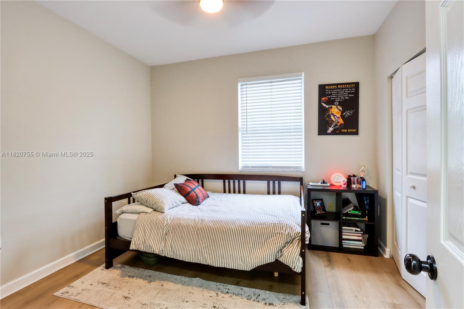 148 4 / 3  sq. ft. $ 2025-11-24 0 Photo
