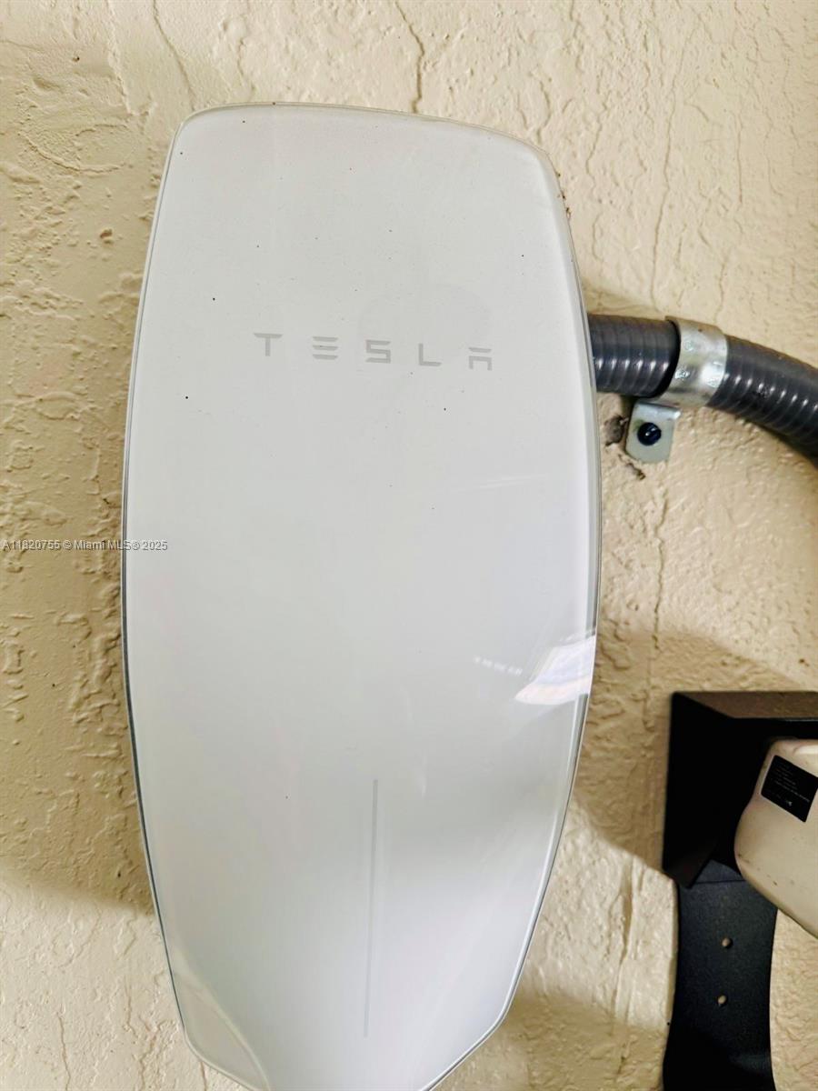 148 4 / 3  sq. ft. $ 2025-11-24 0 Photo