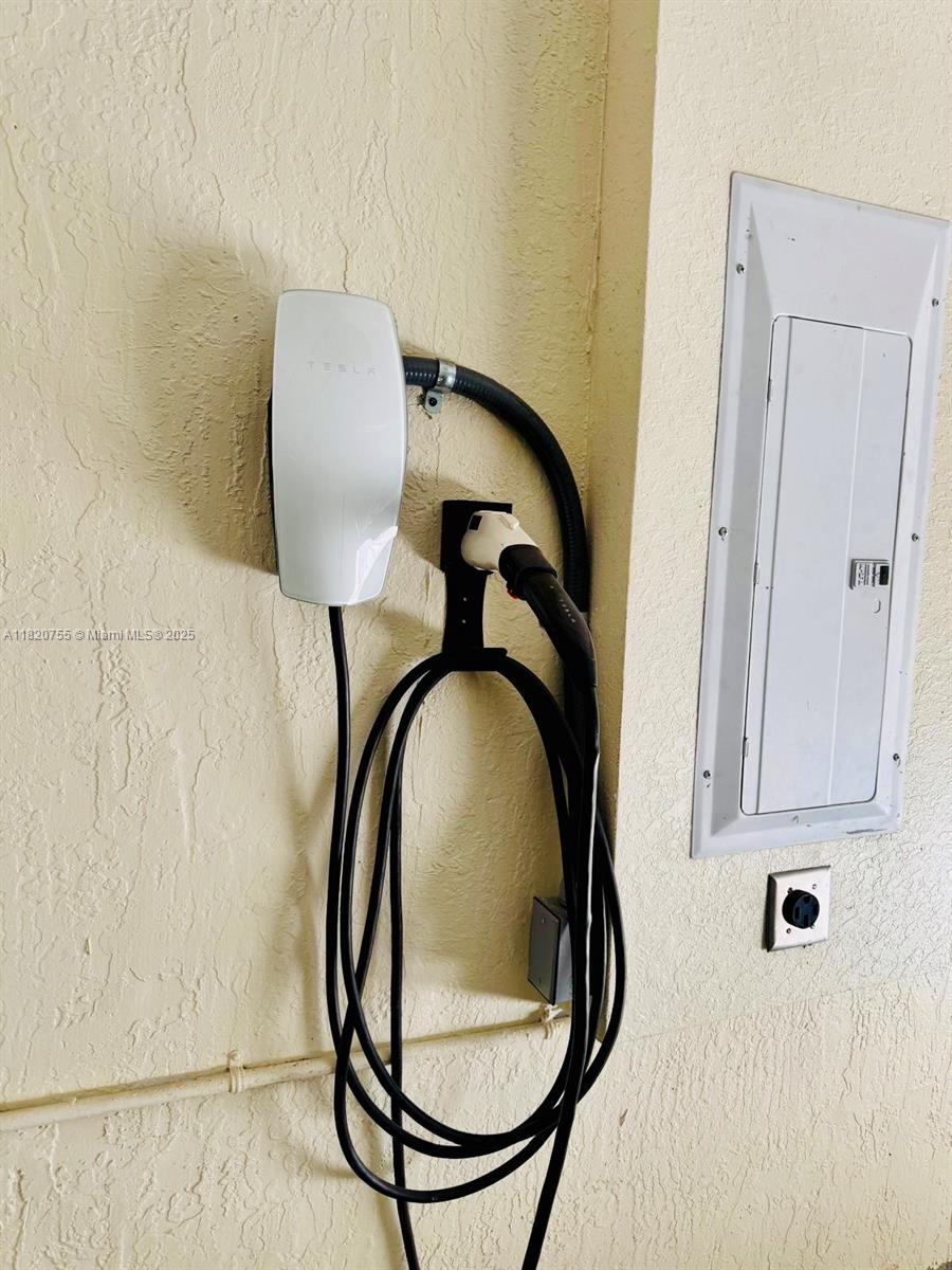 148 4 / 3  sq. ft. $ 2025-11-24 0 Photo