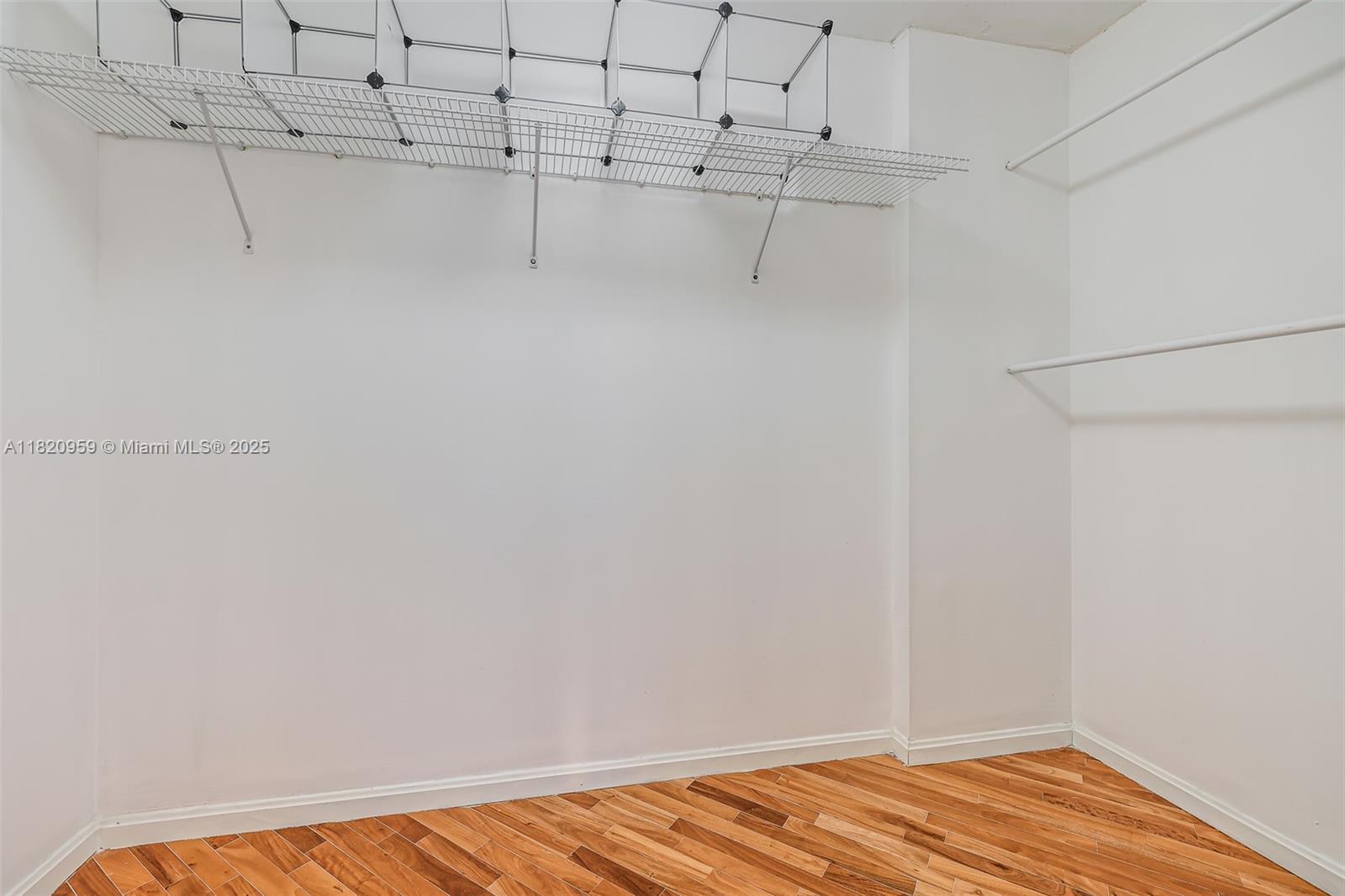 Photo of 20281 Country Club Dr  #1412, Aventura, Florida, 33180 - Walkin closet
