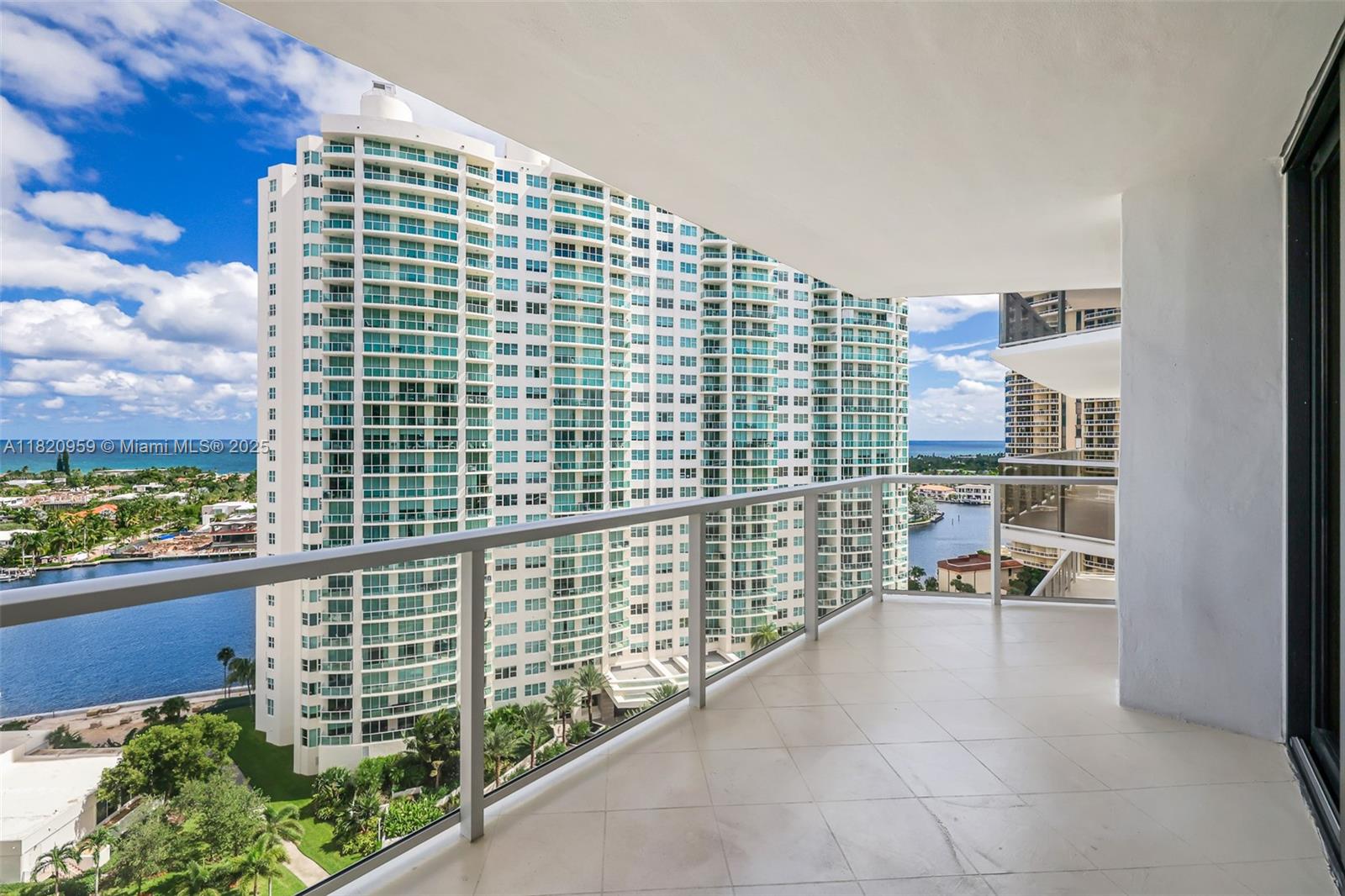 Photo of 20281 Country Club Dr  #1412, Aventura, Florida, 33180 - 
