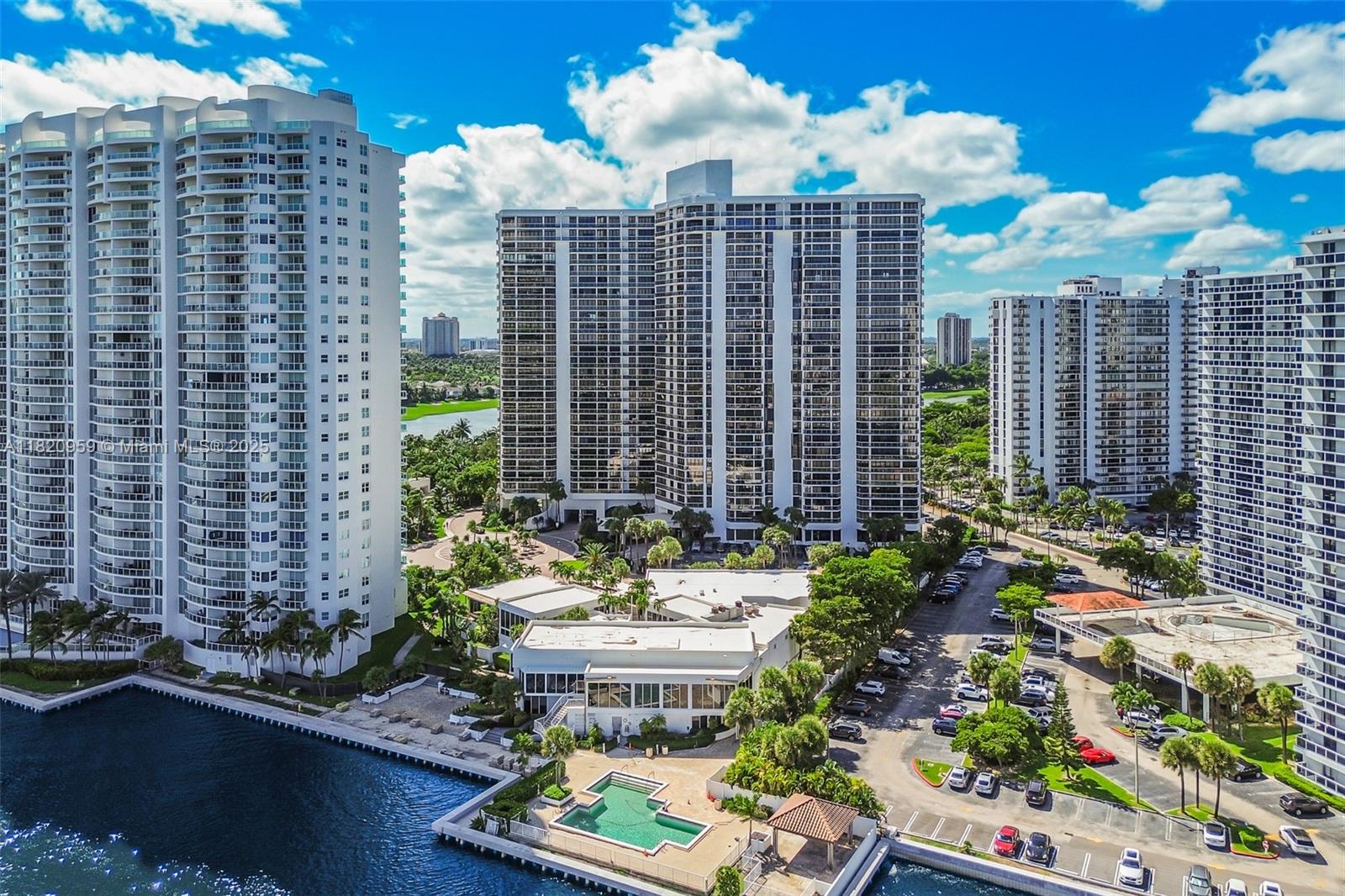 Photo of 20281 Country Club Dr  #1412, Aventura, Florida, 33180 - 