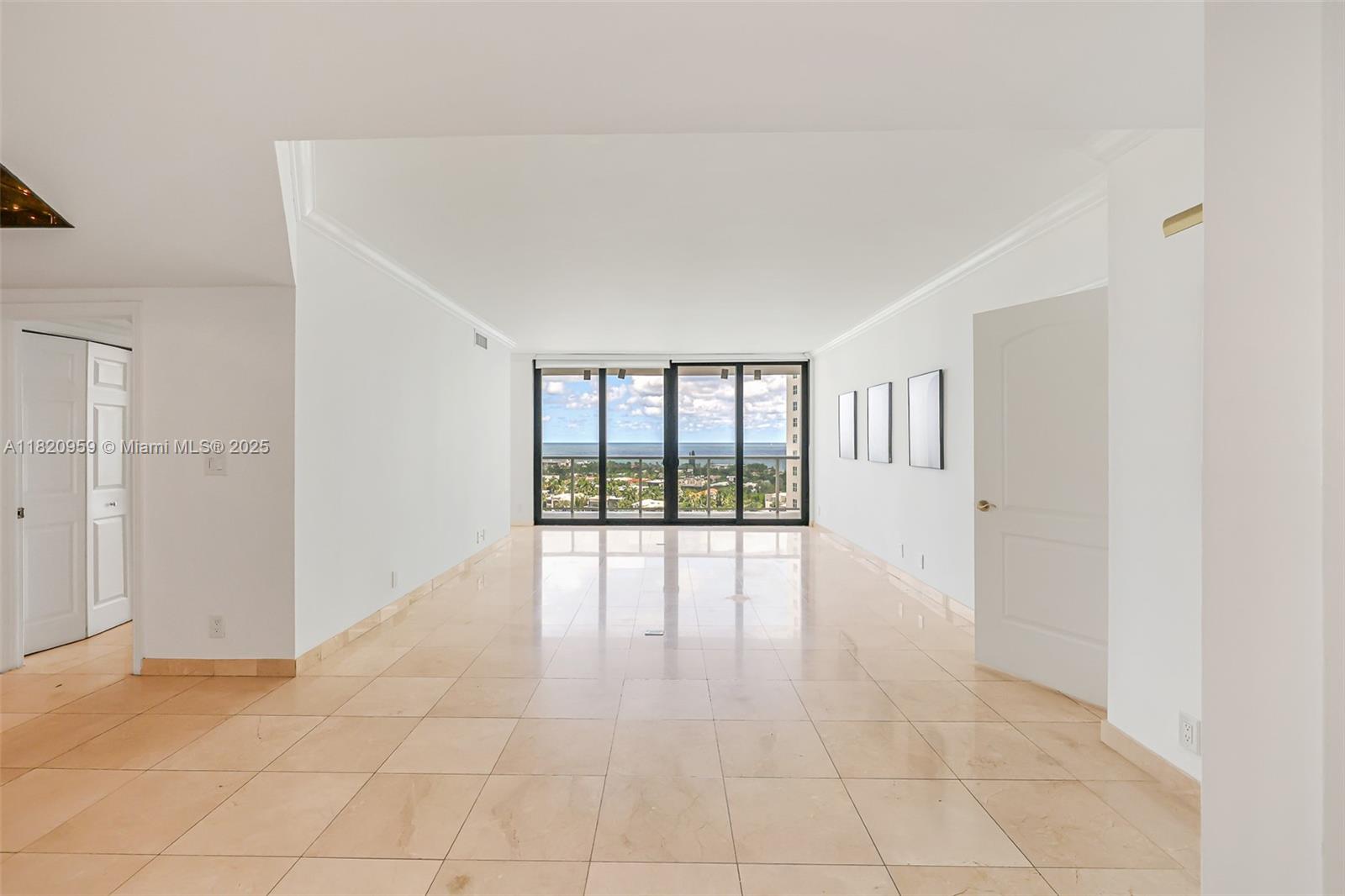 Photo of 20281 Country Club Dr  #1412, Aventura, Florida, 33180 - 