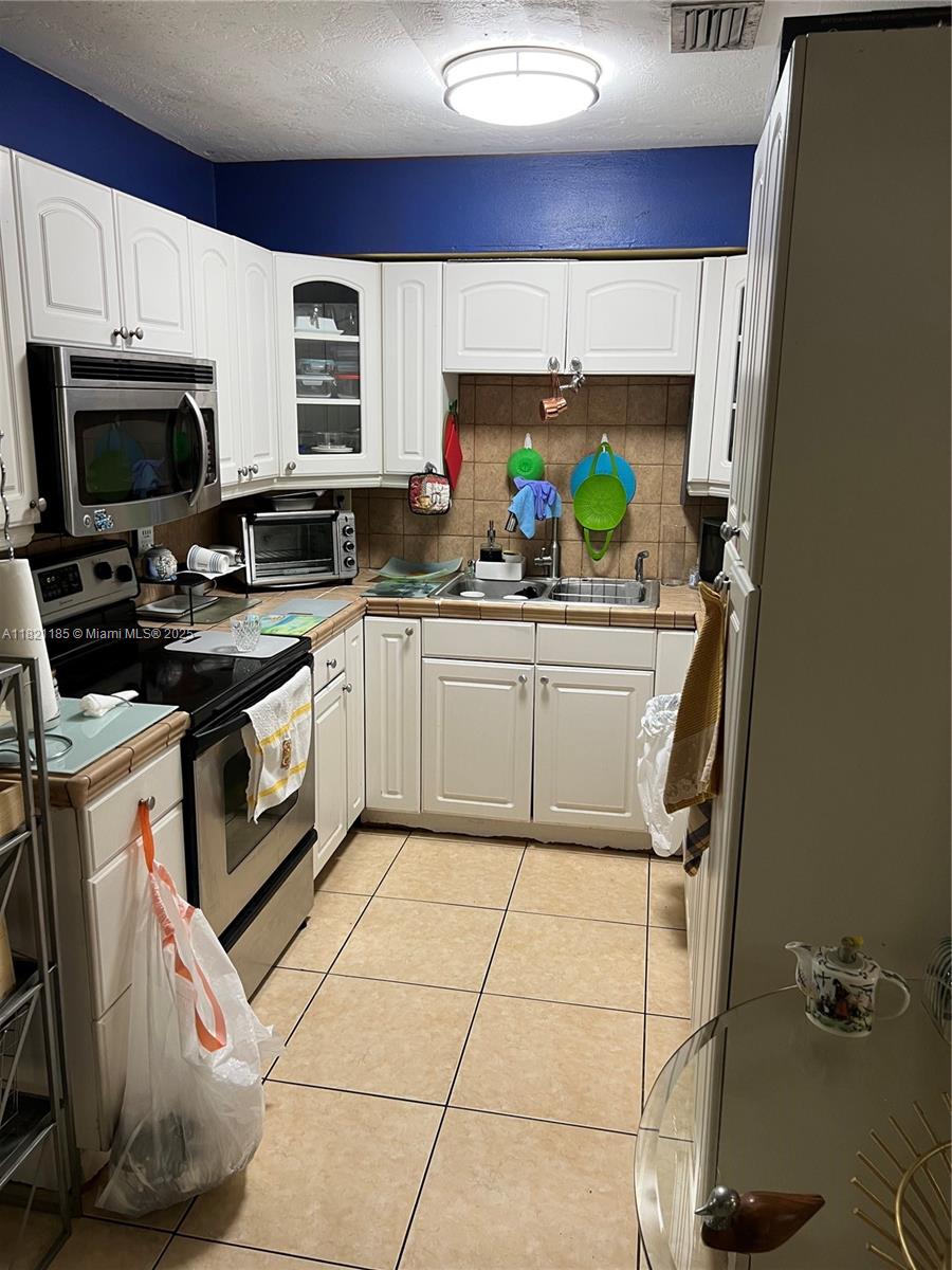 509 3 / 2 2066 sq. ft. $ 2025-09-27 0 Photo