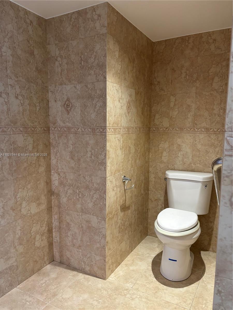 Photo of 1833 Ocean Dr  #1203, Hallandale Beach, Florida, 33009 - 