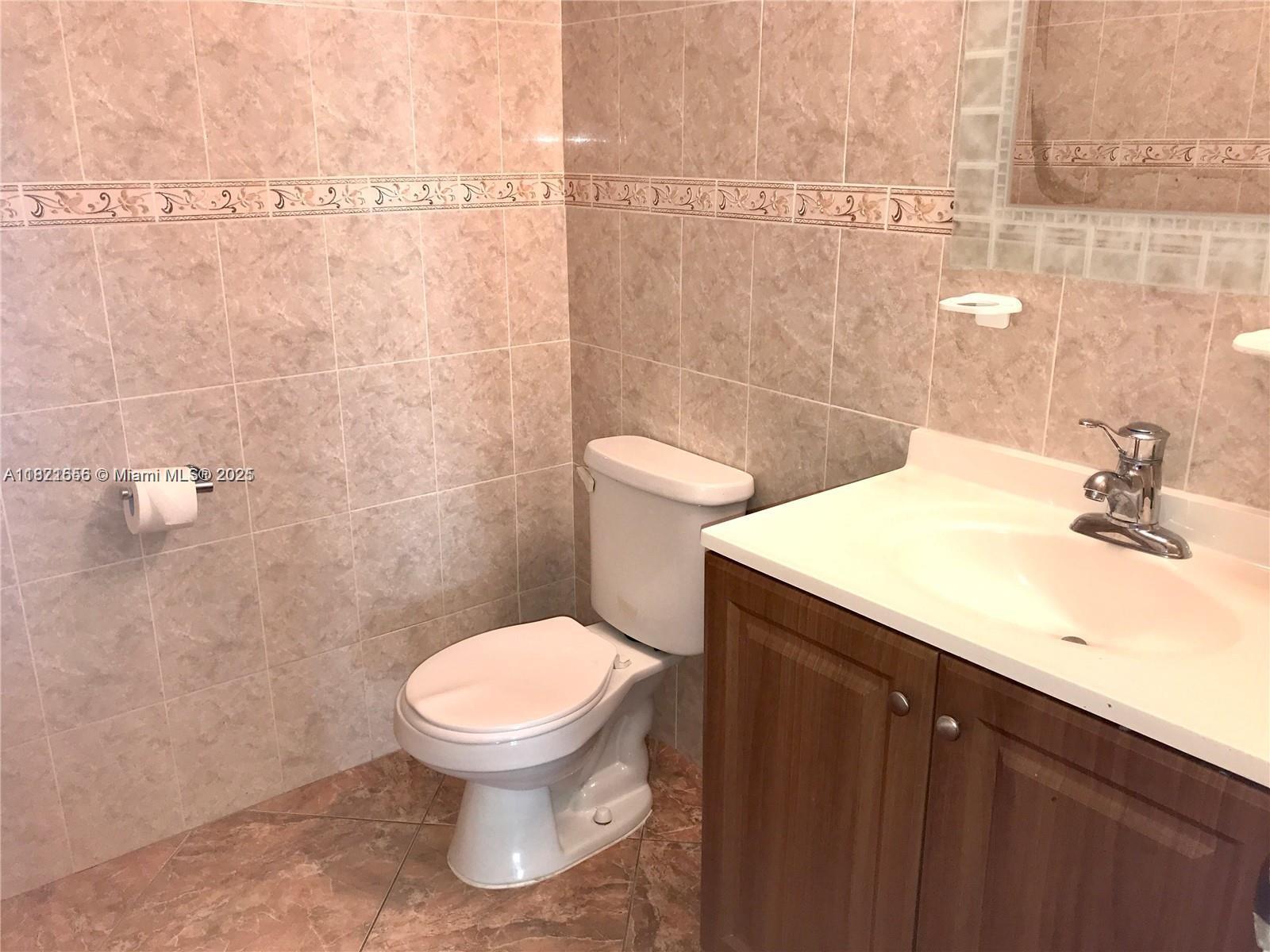 Photo of 1833 Ocean Dr  #305, Hallandale Beach, Florida, 33009 - 