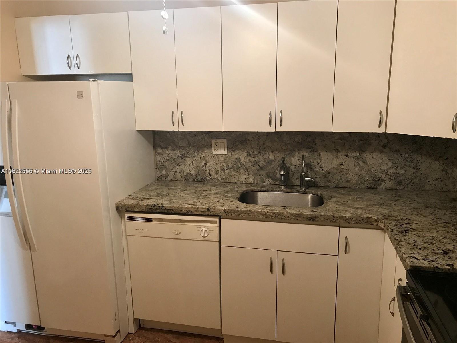 Photo of 1833 Ocean Dr #305, Hallandale Beach, Florida, 33009 -