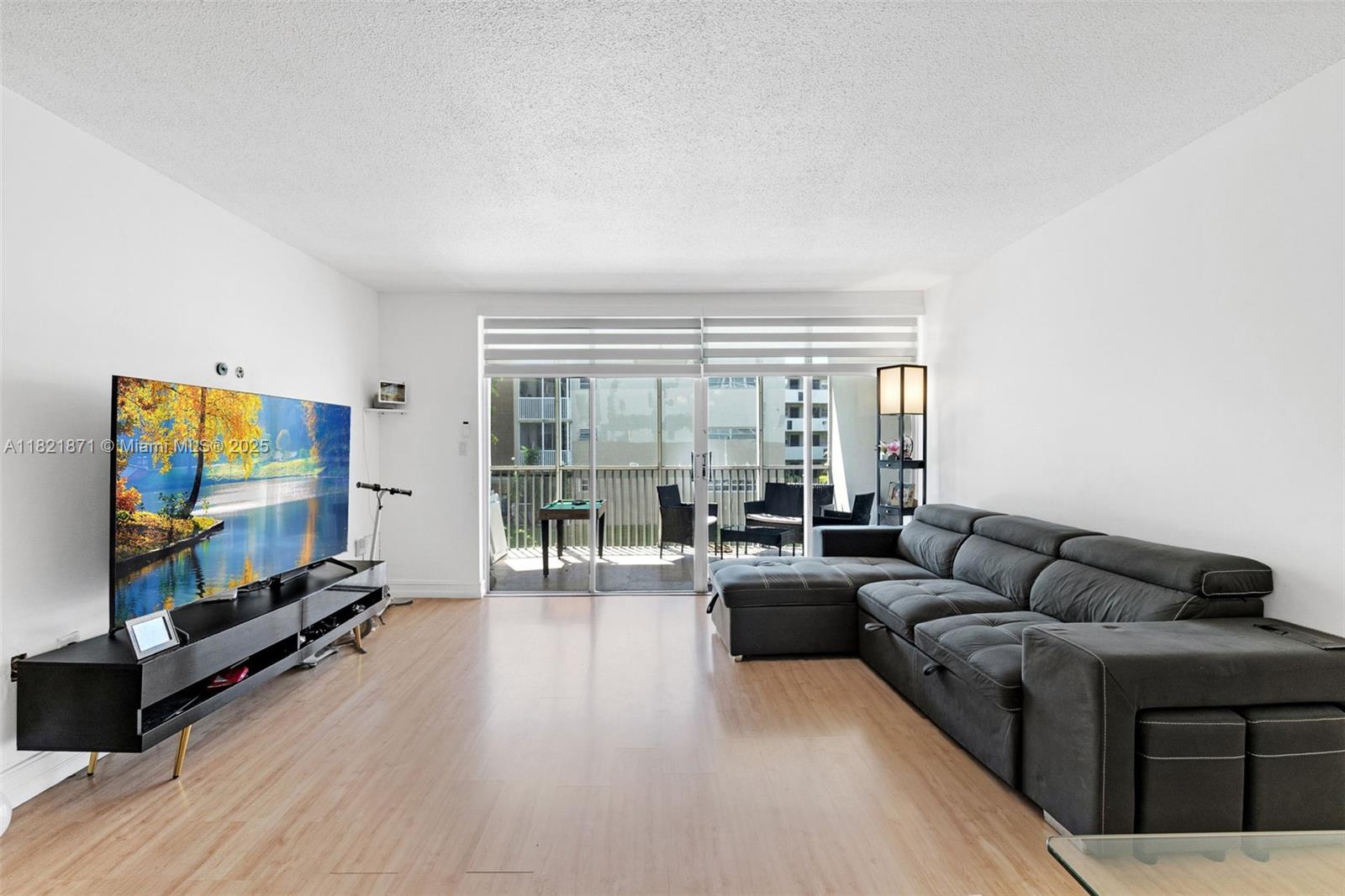 See details 206-1 2 / 2 1315 sq. ft. $ 2025-06-13 0 Photo