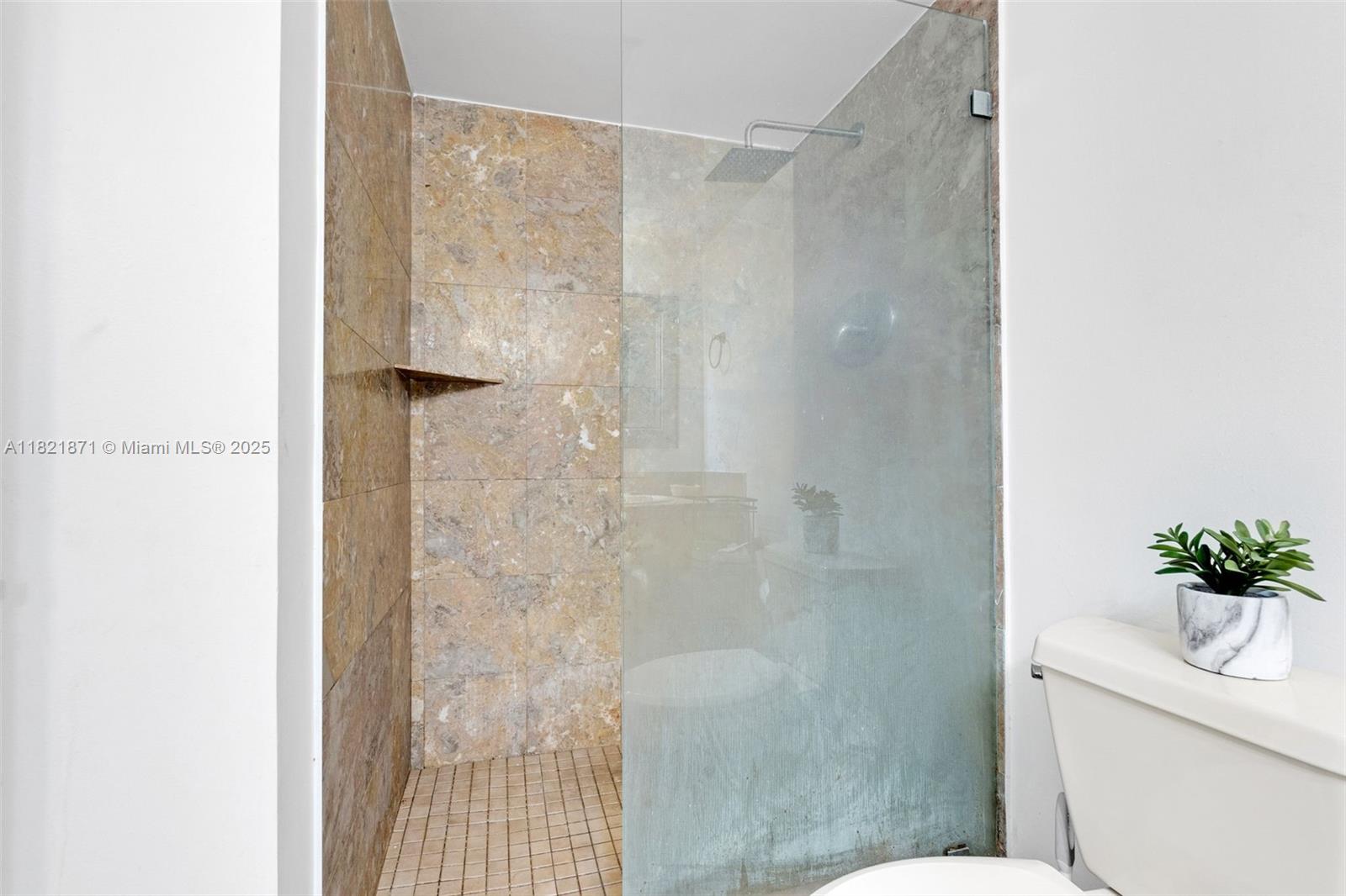 See details 206-1 2 / 2 1315 sq. ft. $ 2025-06-13 0 Photo
