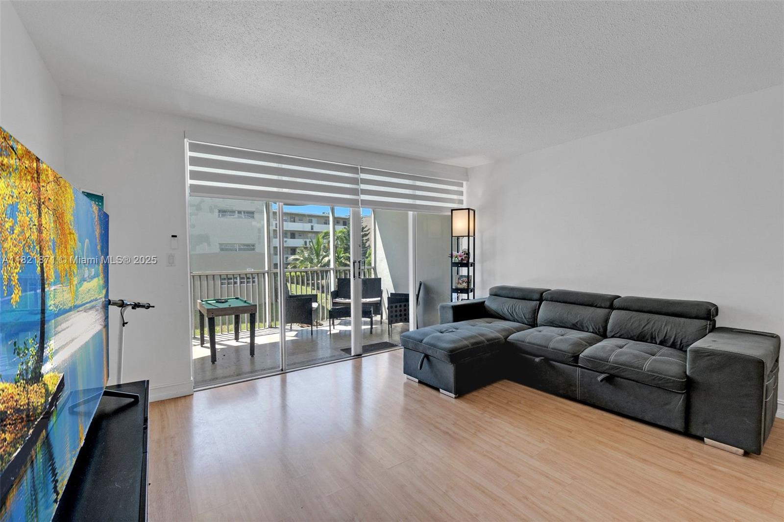 See details 206-1 2 / 2 1315 sq. ft. $ 2025-06-13 0 Photo
