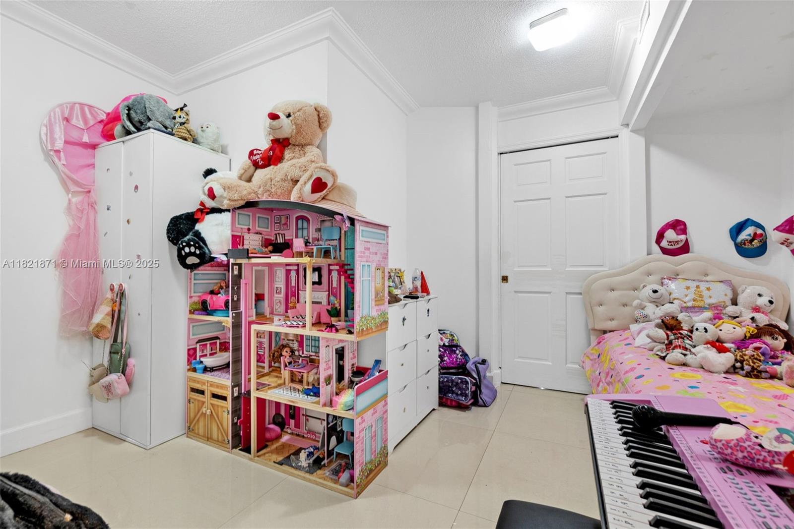 See details 206-1 2 / 2 1315 sq. ft. $ 2025-06-13 0 Photo