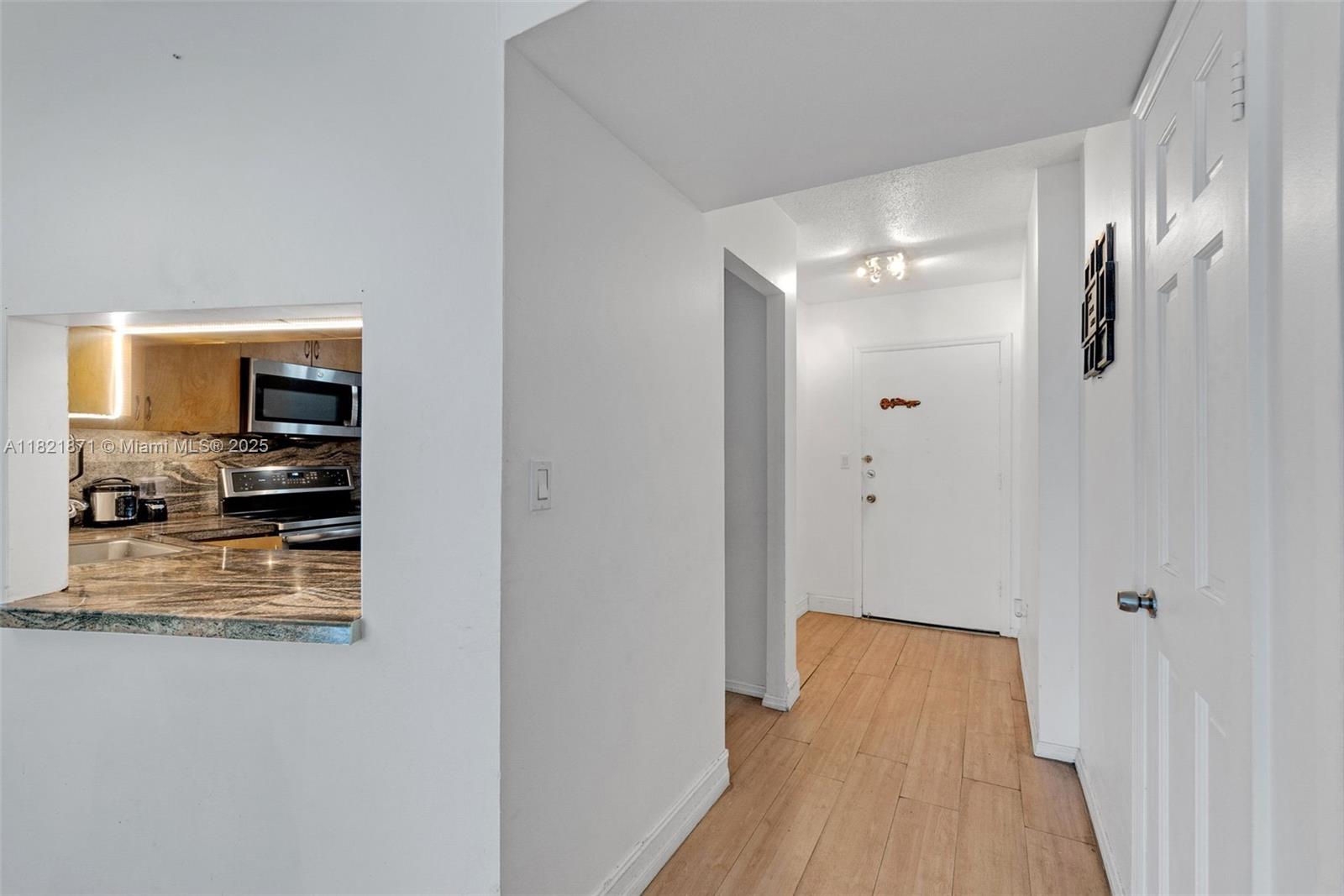 See details 206-1 2 / 2 1315 sq. ft. $ 2025-06-13 0 Photo