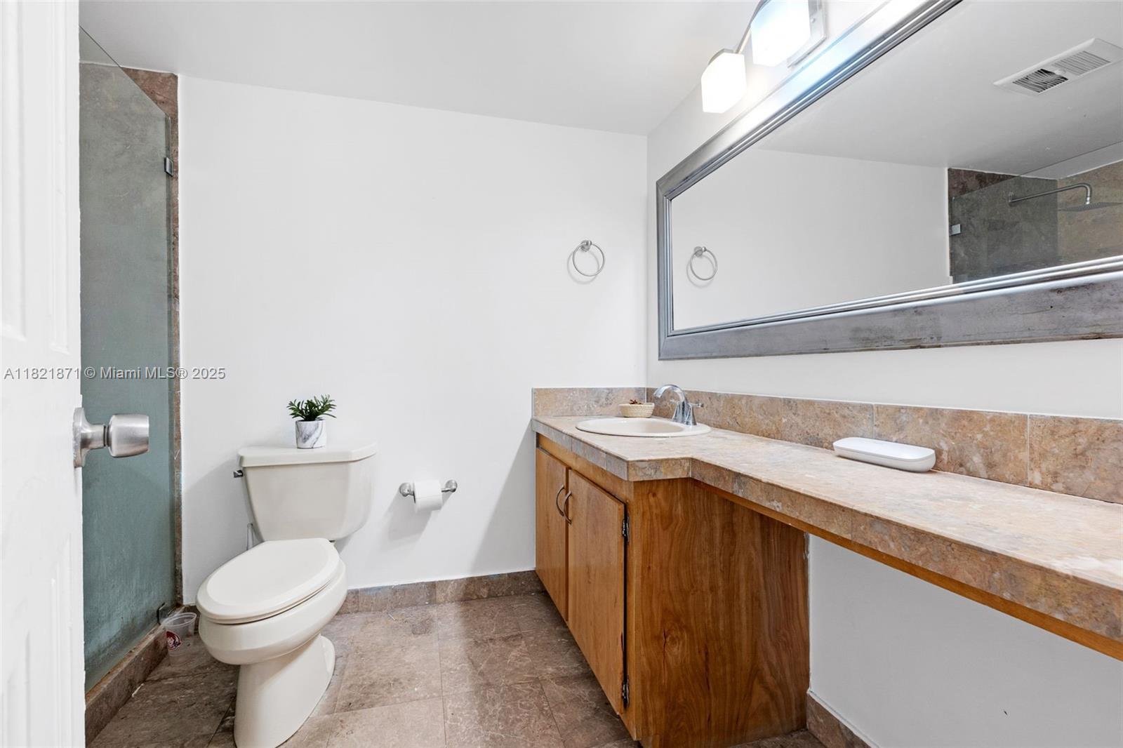 See details 206-1 2 / 2 1315 sq. ft. $ 2025-06-13 0 Photo