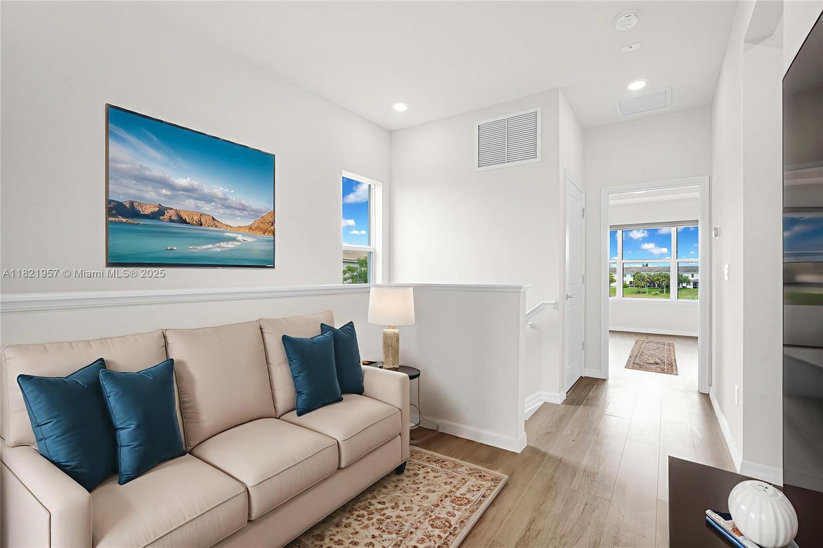Ver detalles 1494 3 / 3 1769 sq. ft. $ 2025-06-13 0 foto