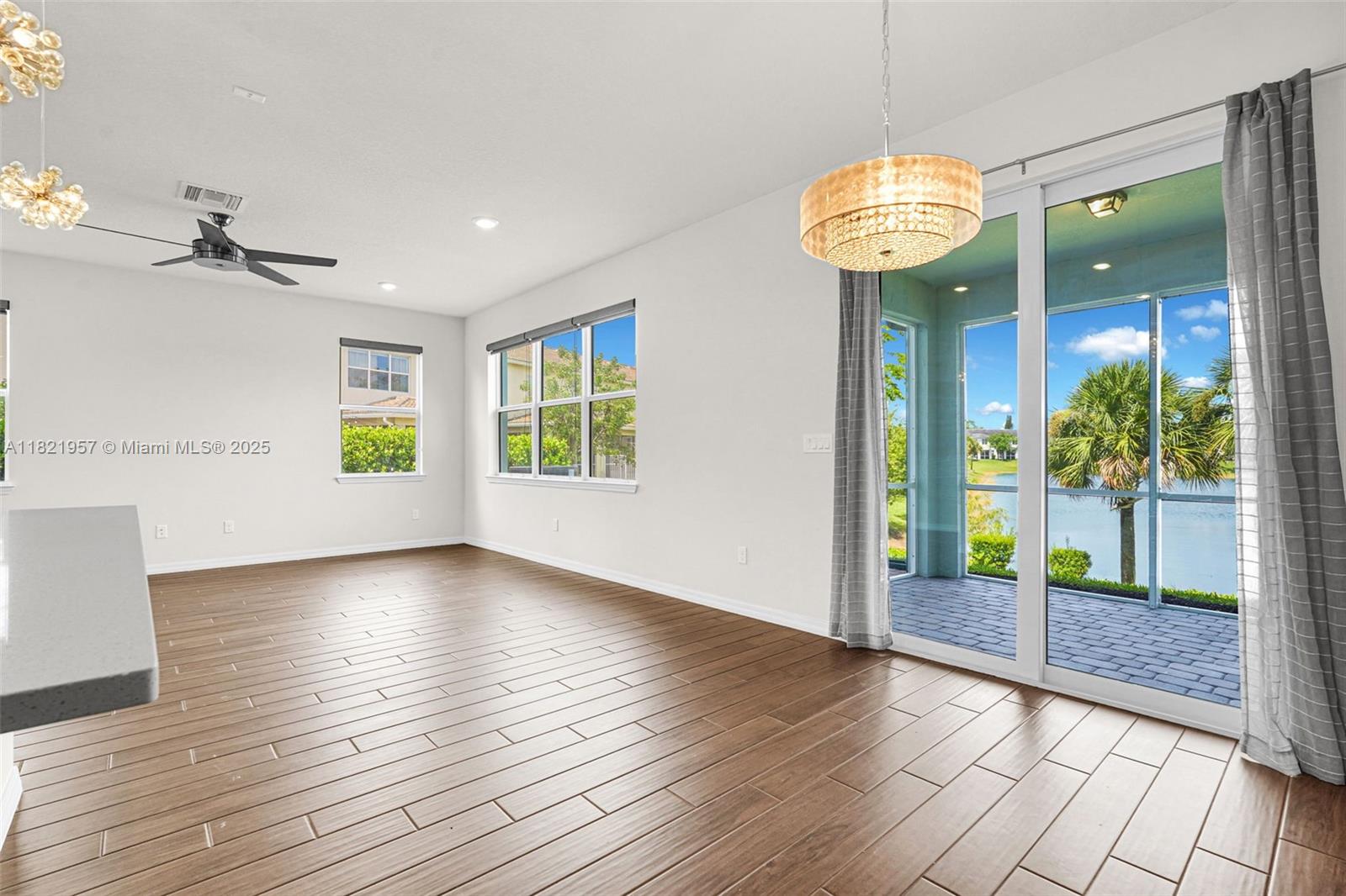 Ver detalles 1494 3 / 3 1769 sq. ft. $ 2025-06-13 0 foto