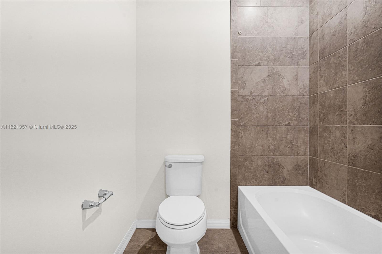 Ver detalles 1494 3 / 3 1769 sq. ft. $ 2025-06-13 0 foto