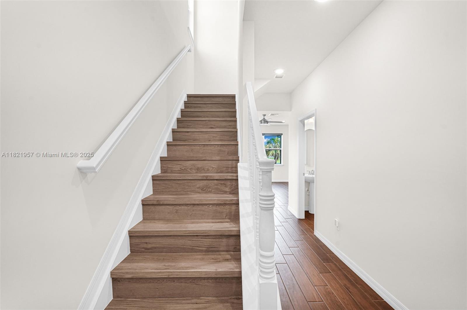 Ver detalles 1494 3 / 3 1769 sq. ft. $ 2025-06-13 0 foto
