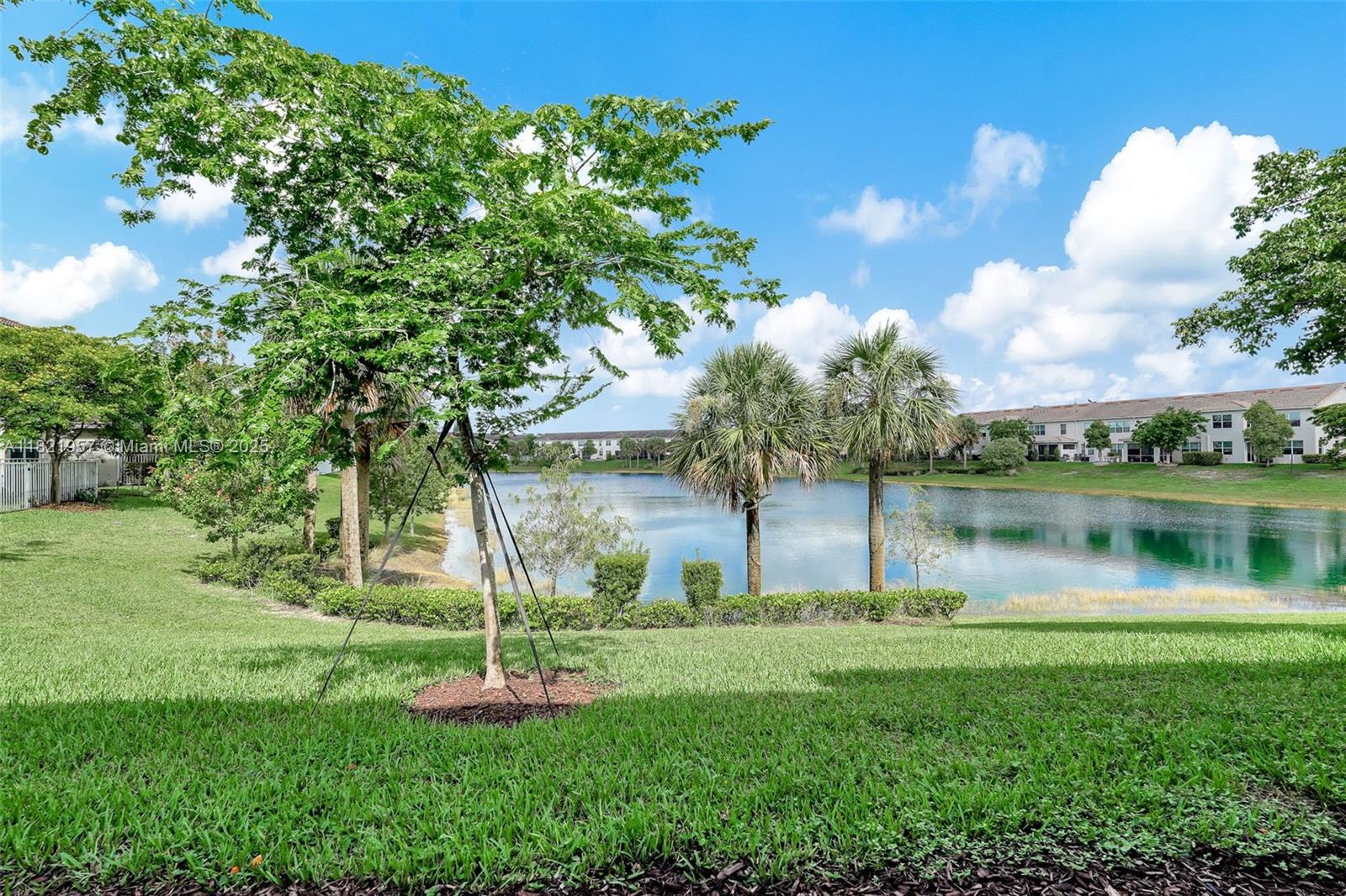 Ver detalles 1494 3 / 3 1769 sq. ft. $ 2025-06-13 0 foto