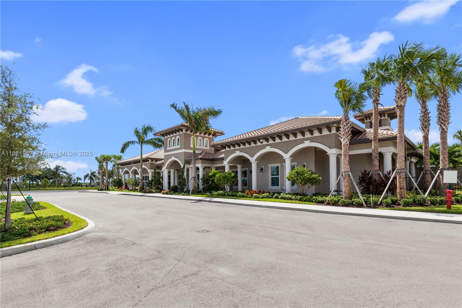 Ver detalles 1494 3 / 3 1769 sq. ft. $ 2025-06-13 0 foto