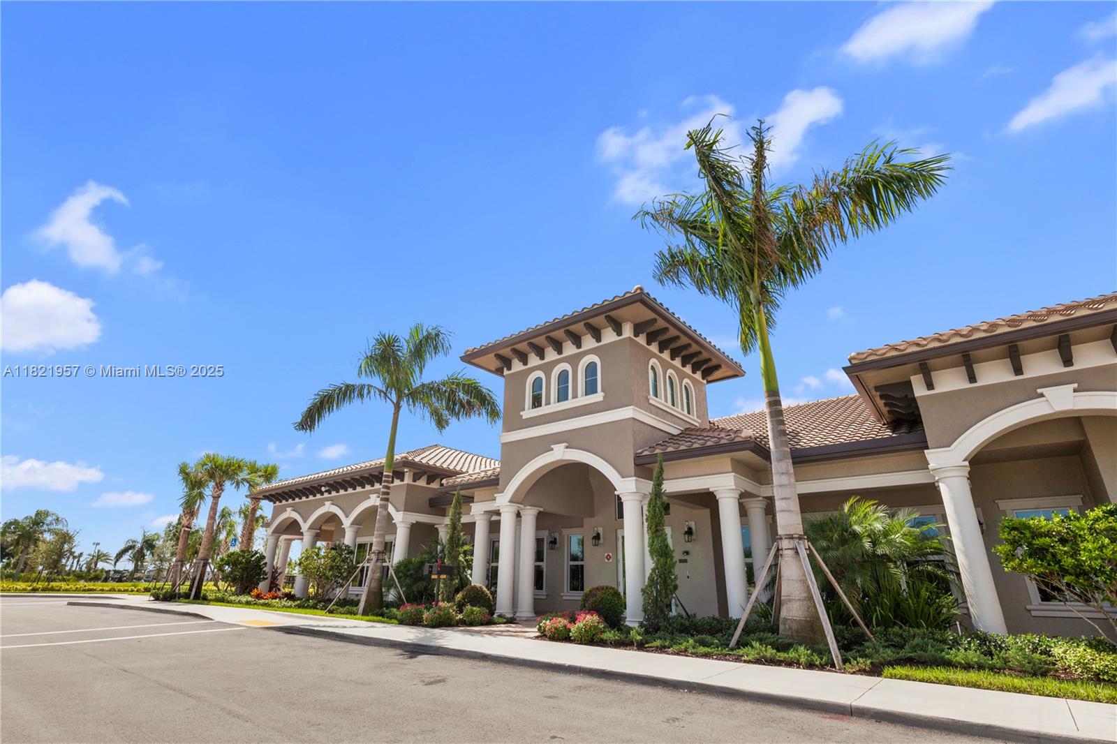 Ver detalles 1494 3 / 3 1769 sq. ft. $ 2025-06-13 0 foto