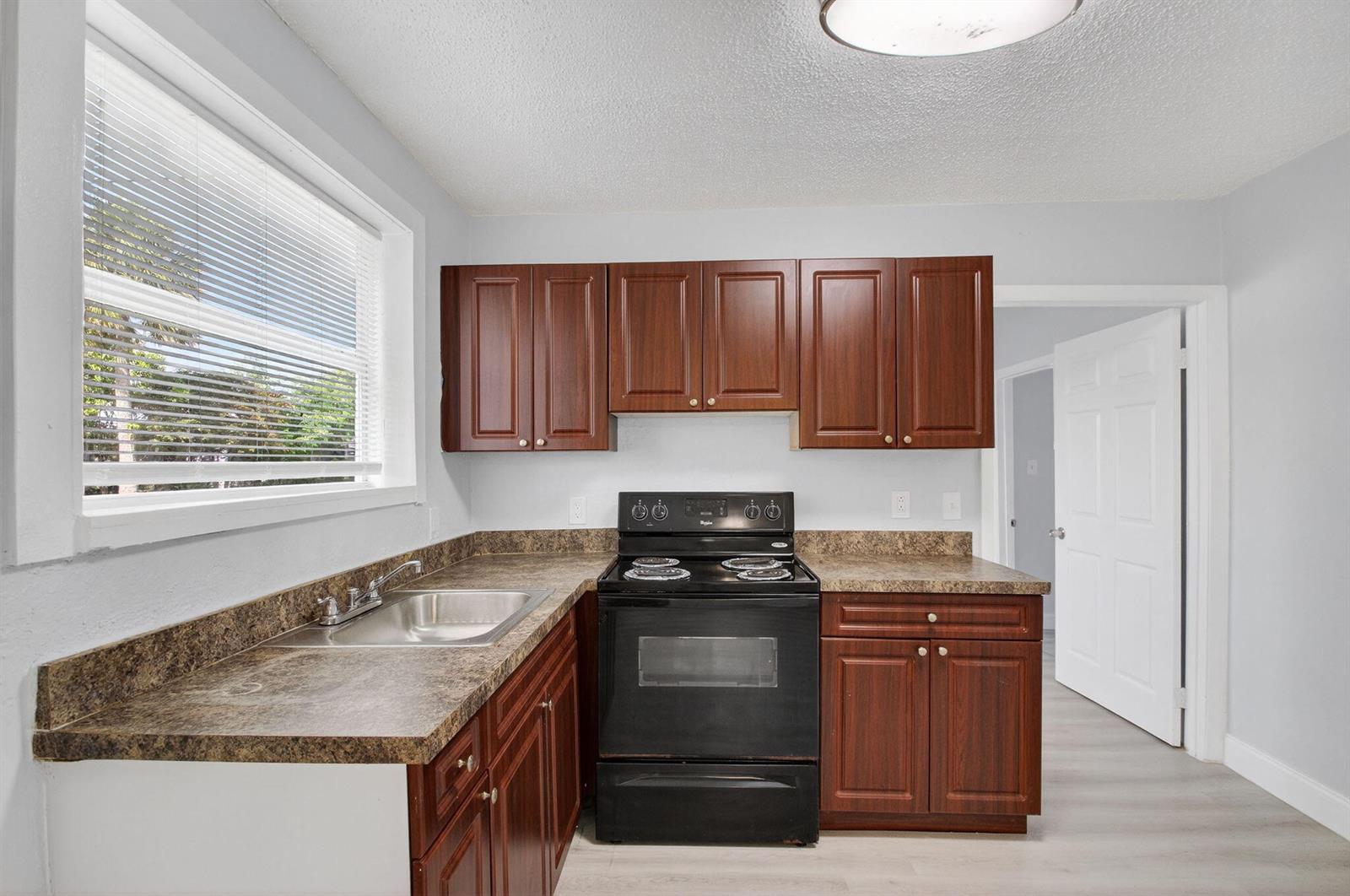   / 2 913 sq. ft. $ 2026-02-25 0 foto