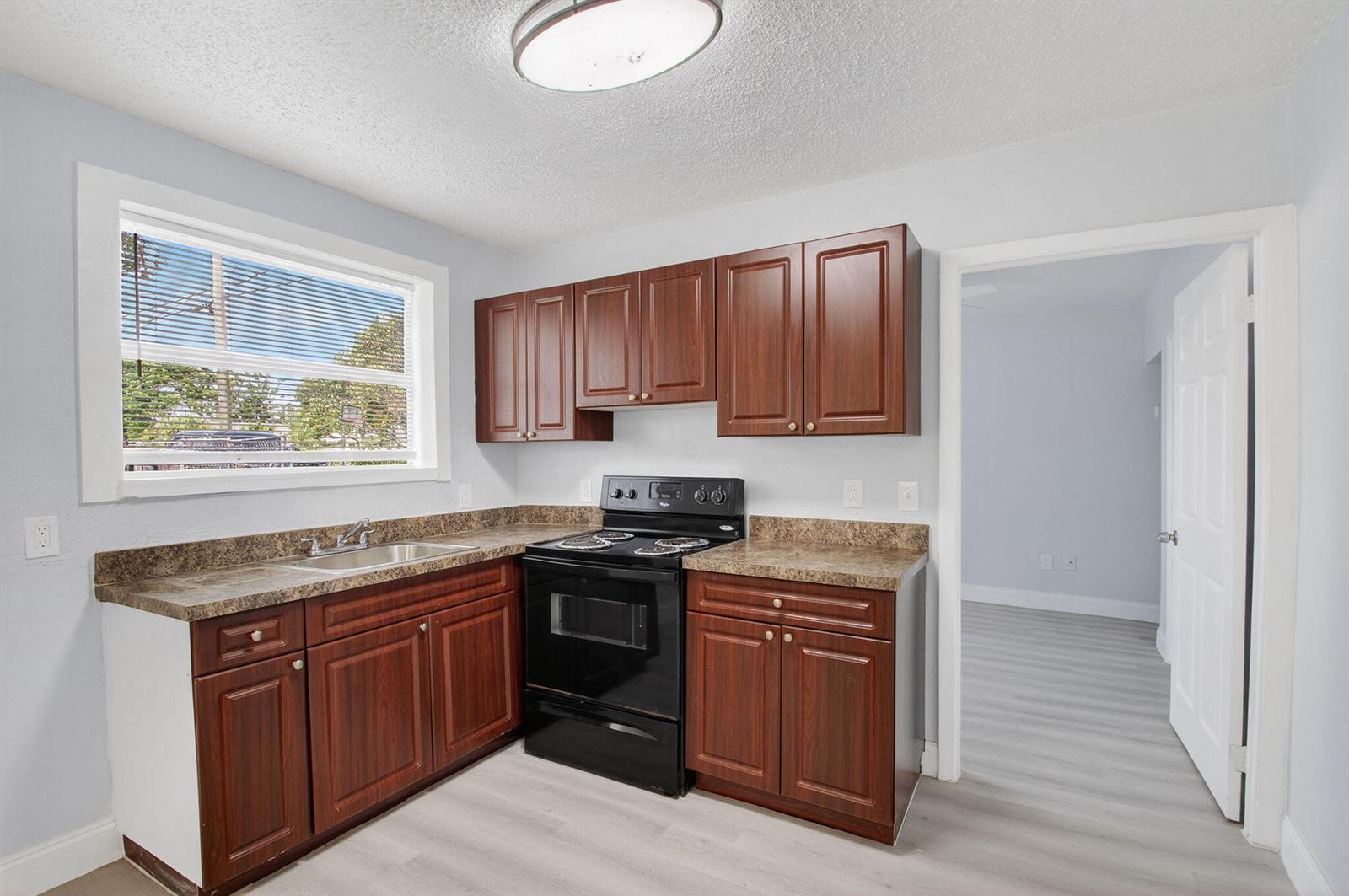   / 2 913 sq. ft. $ 2026-02-25 0 foto