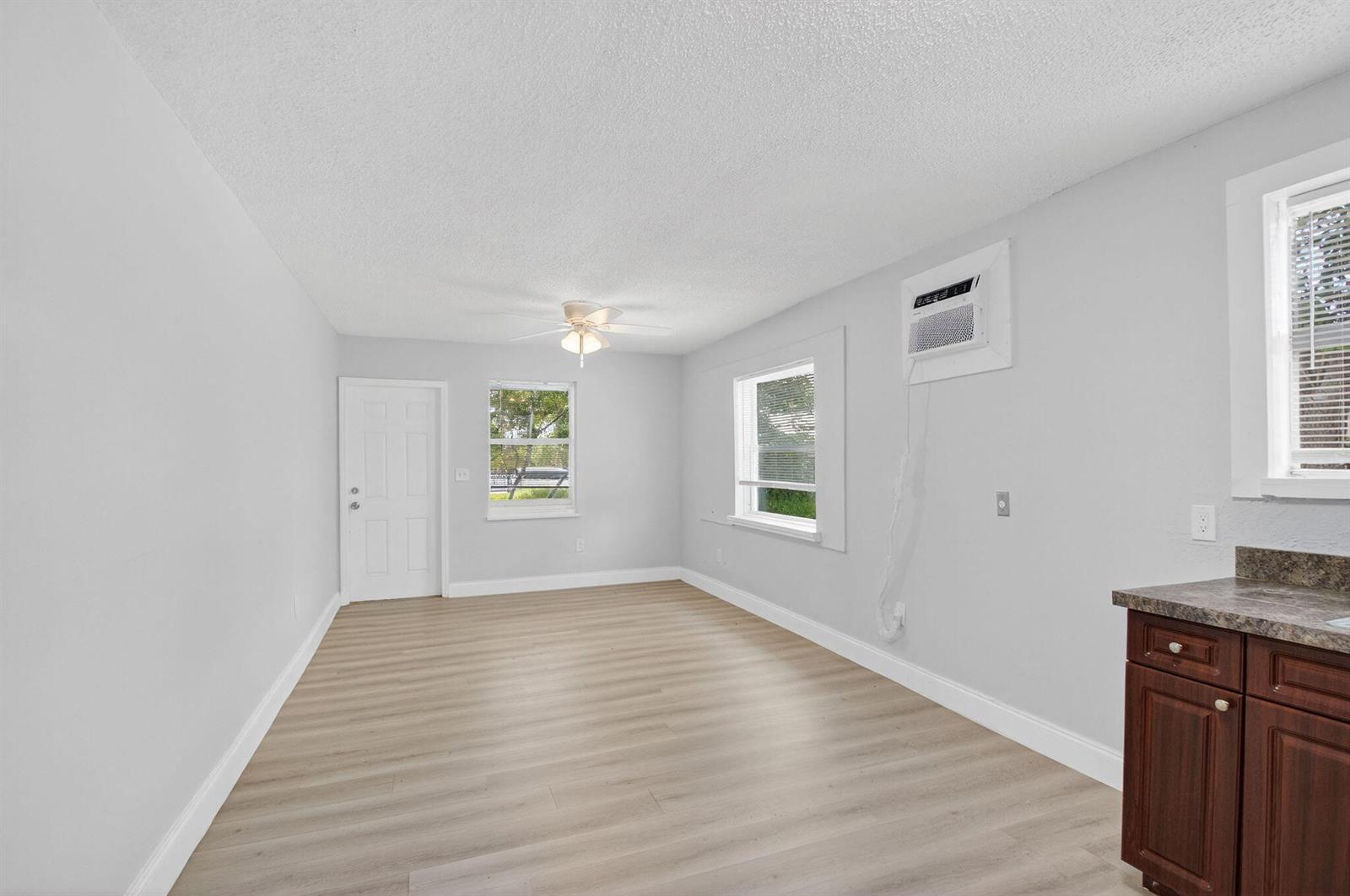   / 2 913 sq. ft. $ 2026-02-25 0 foto