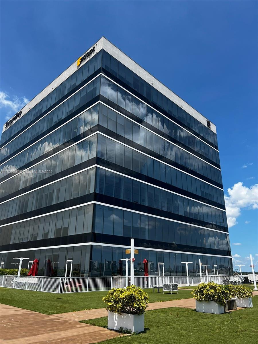 See details 603 / sq. ft. $ 2025-06-16 0 Photo