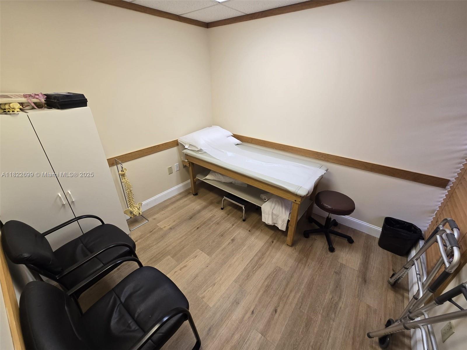 101  /   sq. ft. $ 2025-06-16 0 Photo