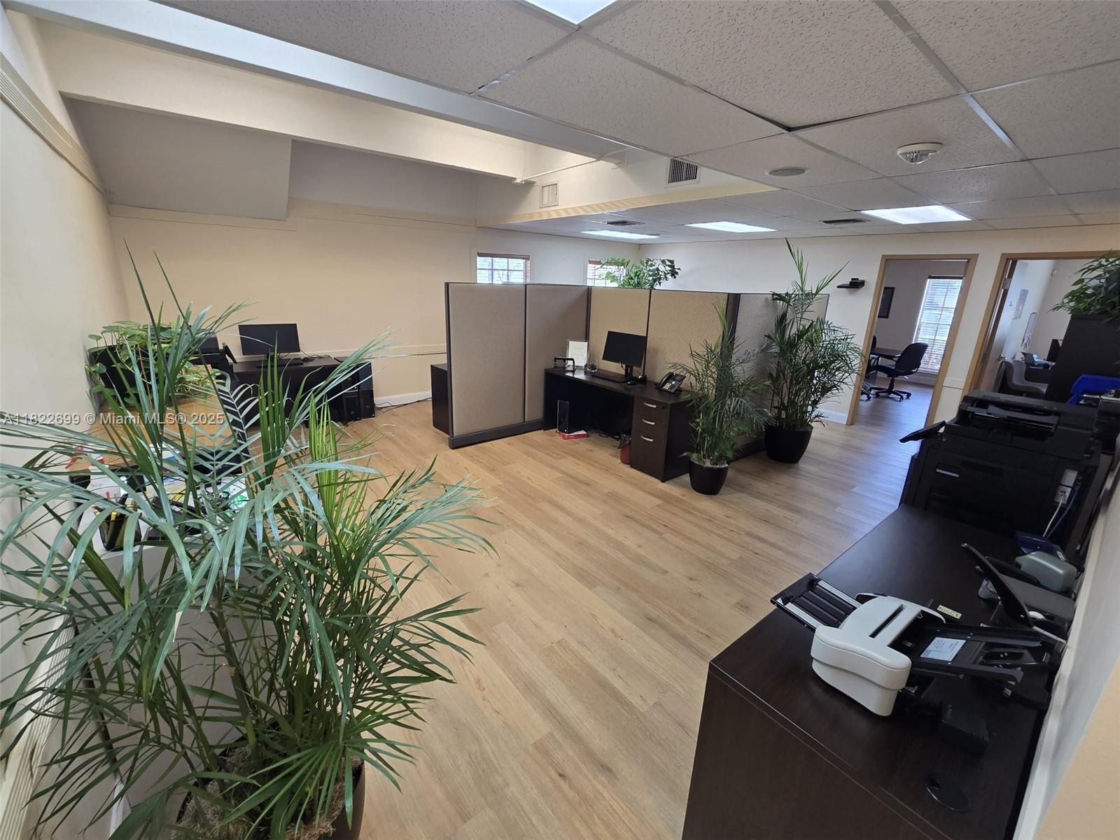 101  /   sq. ft. $ 2025-06-16 0 Photo