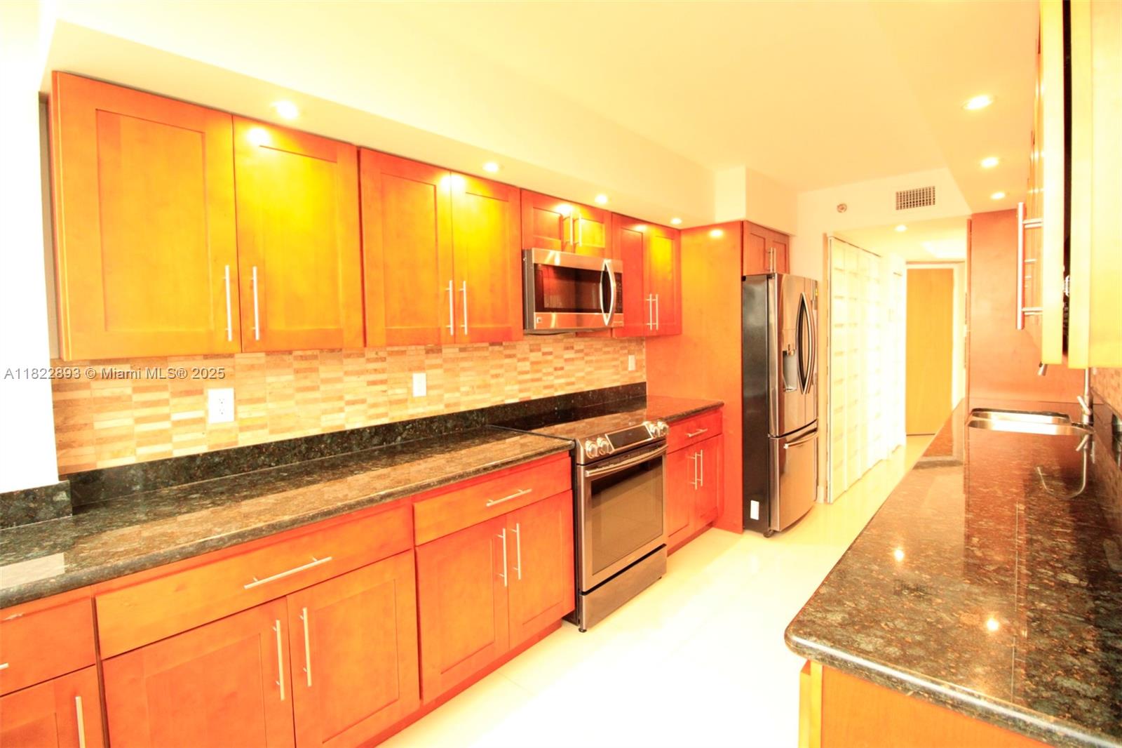 Photo of 20185 Country Club Dr  #1105, Aventura, Florida, 33180 - 