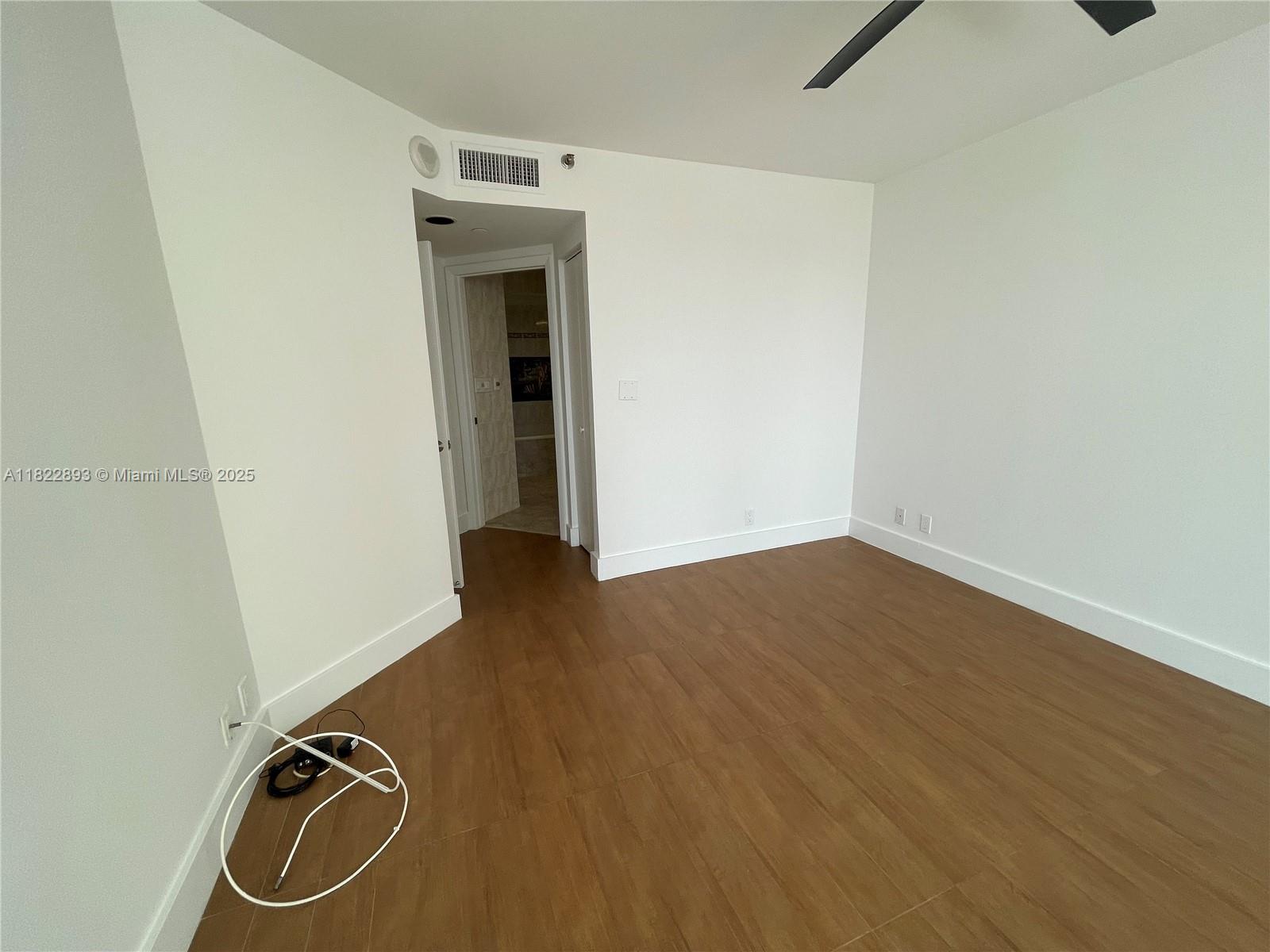 Photo of 20185 Country Club Dr  #1105, Aventura, Florida, 33180 - 