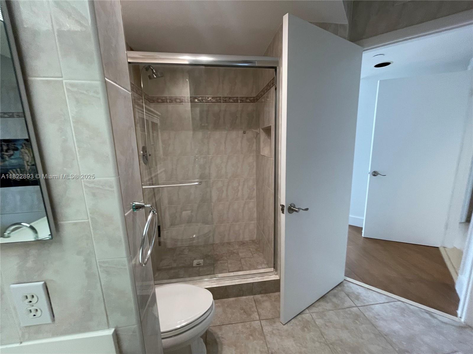 Photo of 20185 Country Club Dr  #1105, Aventura, Florida, 33180 - 